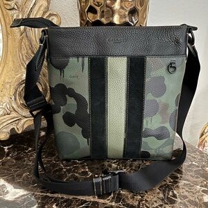 Coach Camo Leather w/Suede Trim Adjustable Strap Crossbody Bag.